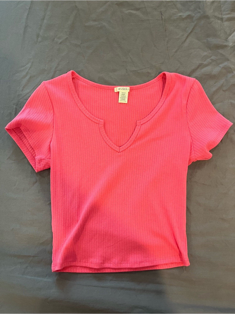 Women’s Bozzolo hot pink ribbed cropped tee, size medium
